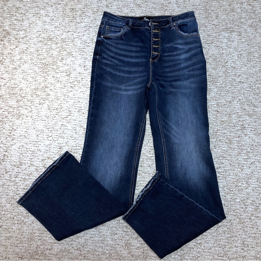 Denim by Laura Bootcut Buttonfly Juniors Jeans. NWOT, Stretchy